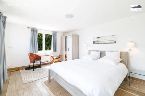 Discover the Admiral Suite in Monaco: a haven of peace with breathtaking views, modern comfort and unparalleled luxury for an unforgettable stay.